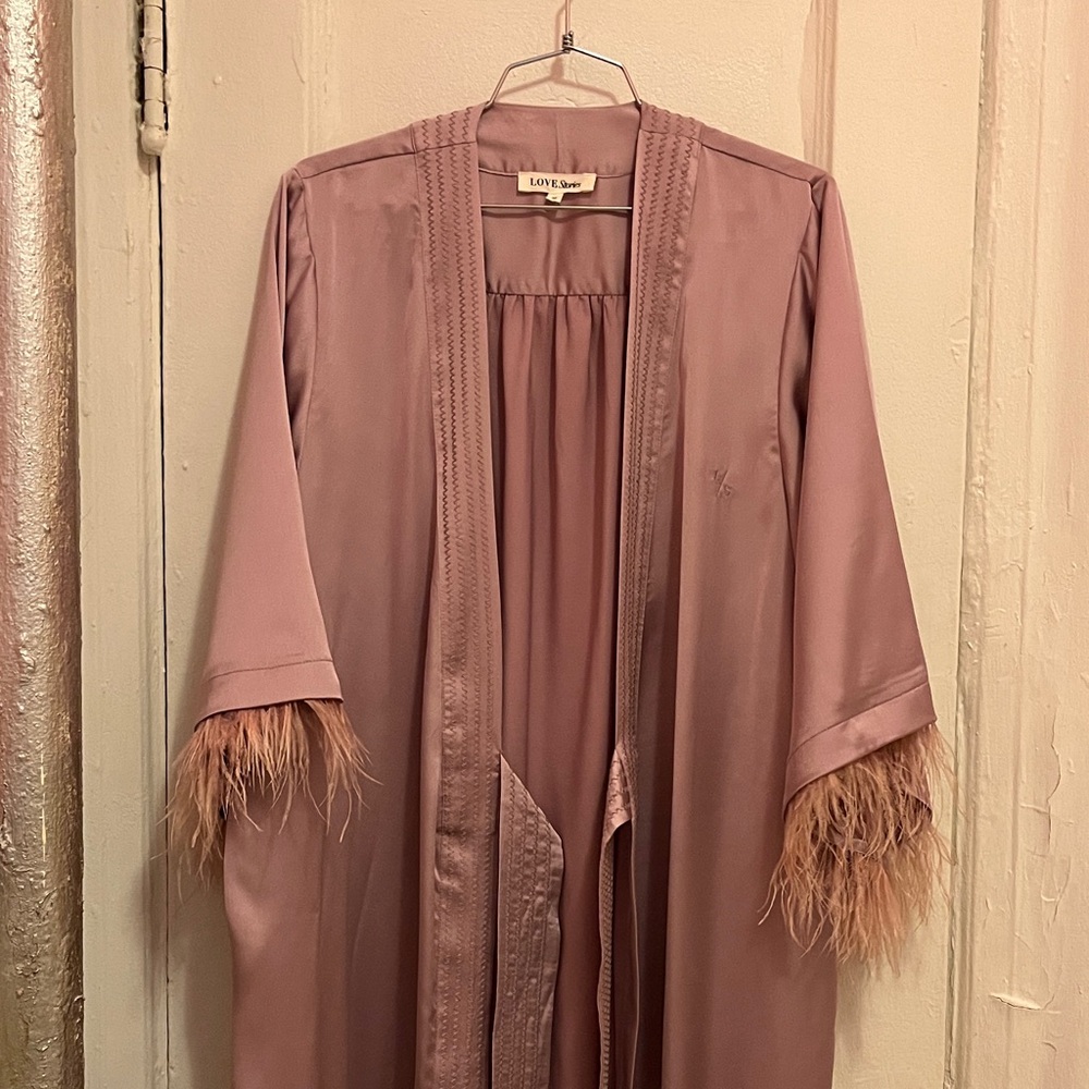 Love Stories Patchouli Women's Feather-Trimmed Robe